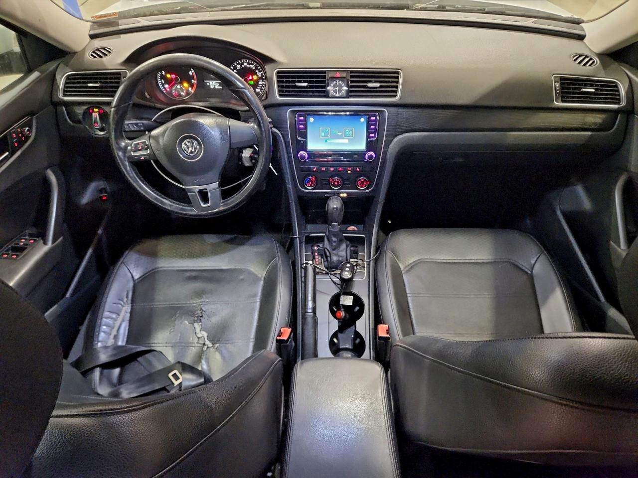 2014 VOLKSWAGEN PASSAT S photo 15