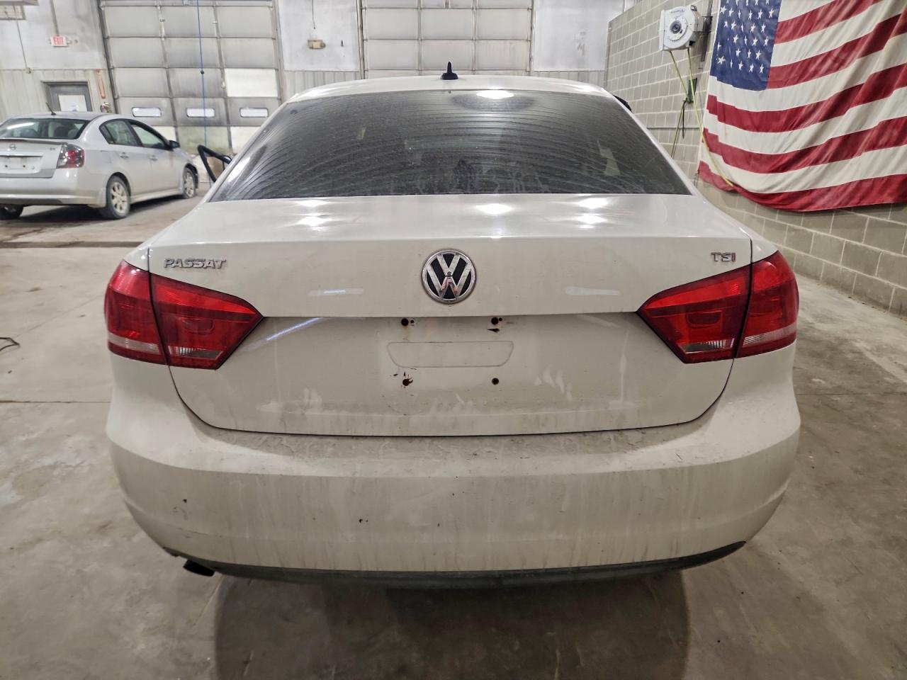2014 VOLKSWAGEN PASSAT S photo 11
