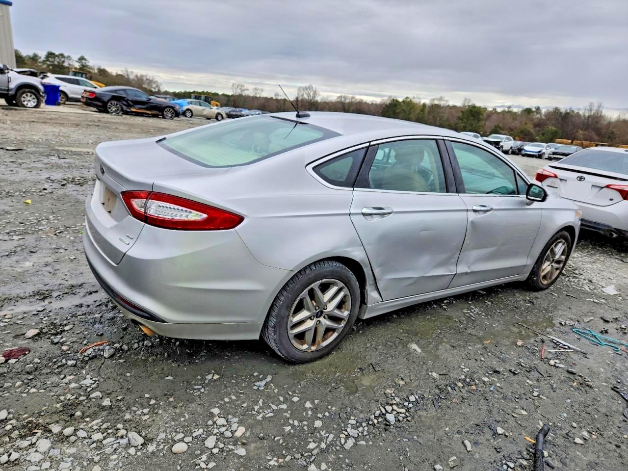 2016 FORD FUSION SE photo 3