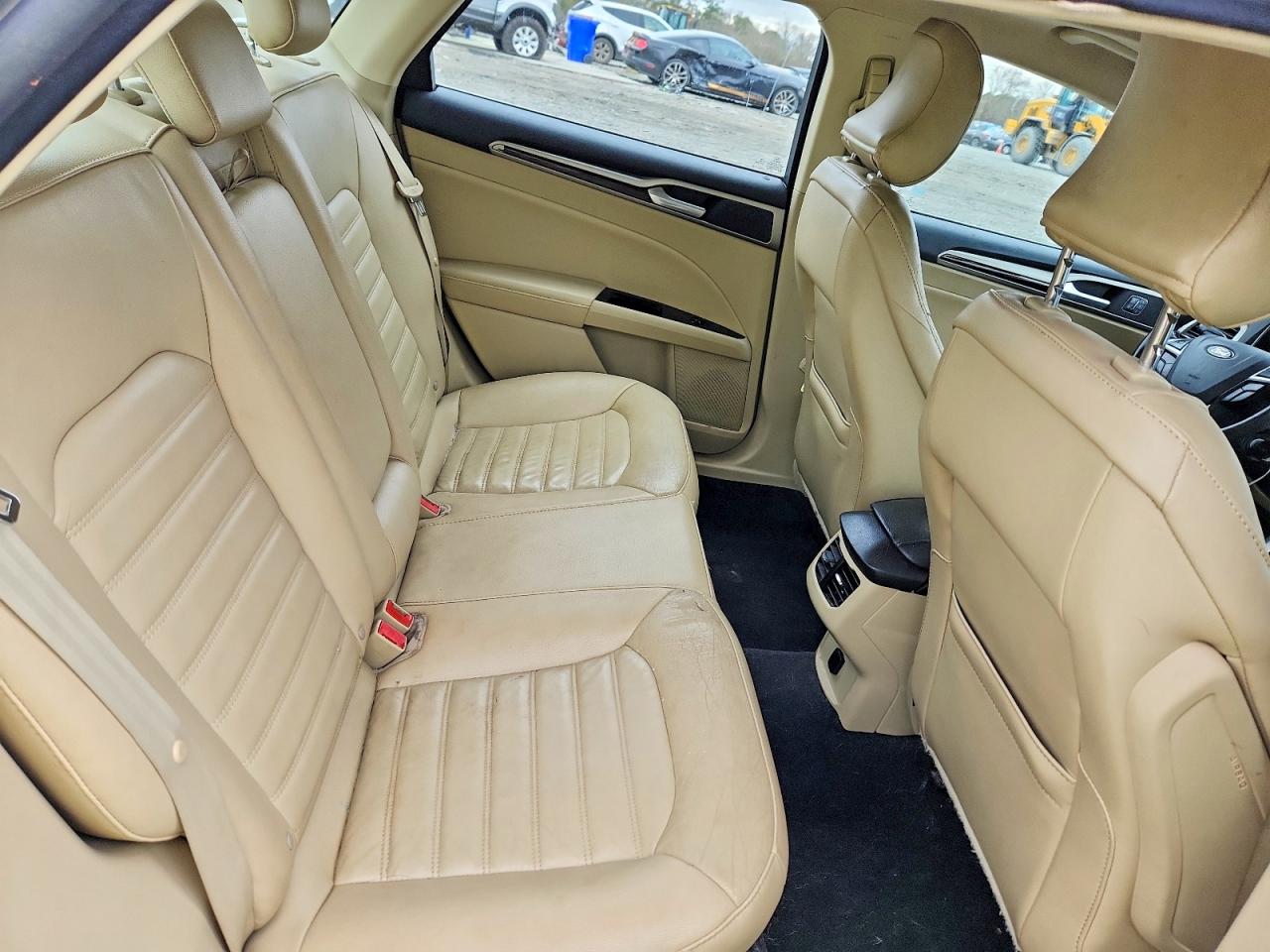 2016 FORD FUSION SE photo 10