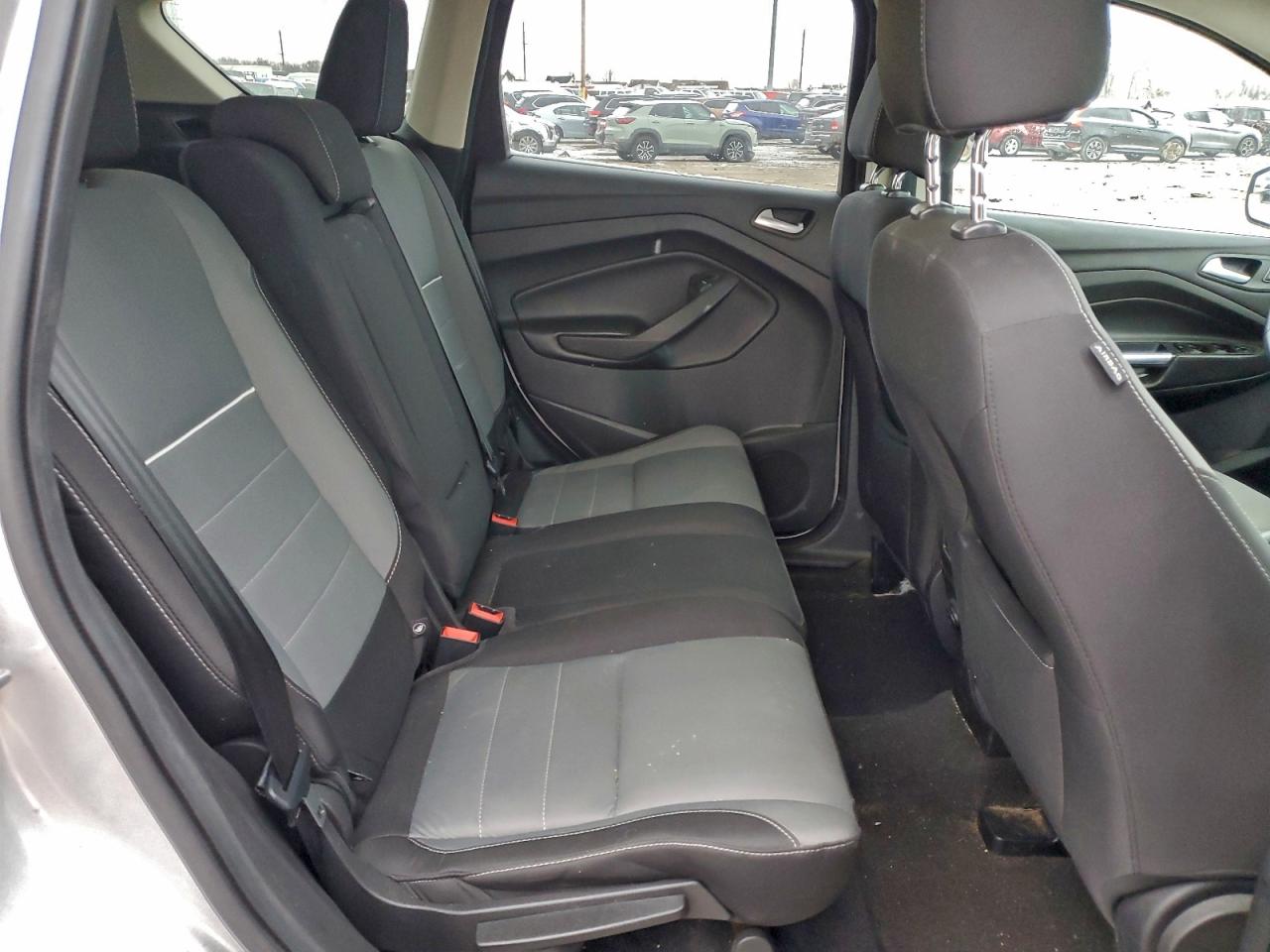 2015 FORD ESCAPE SE photo 11