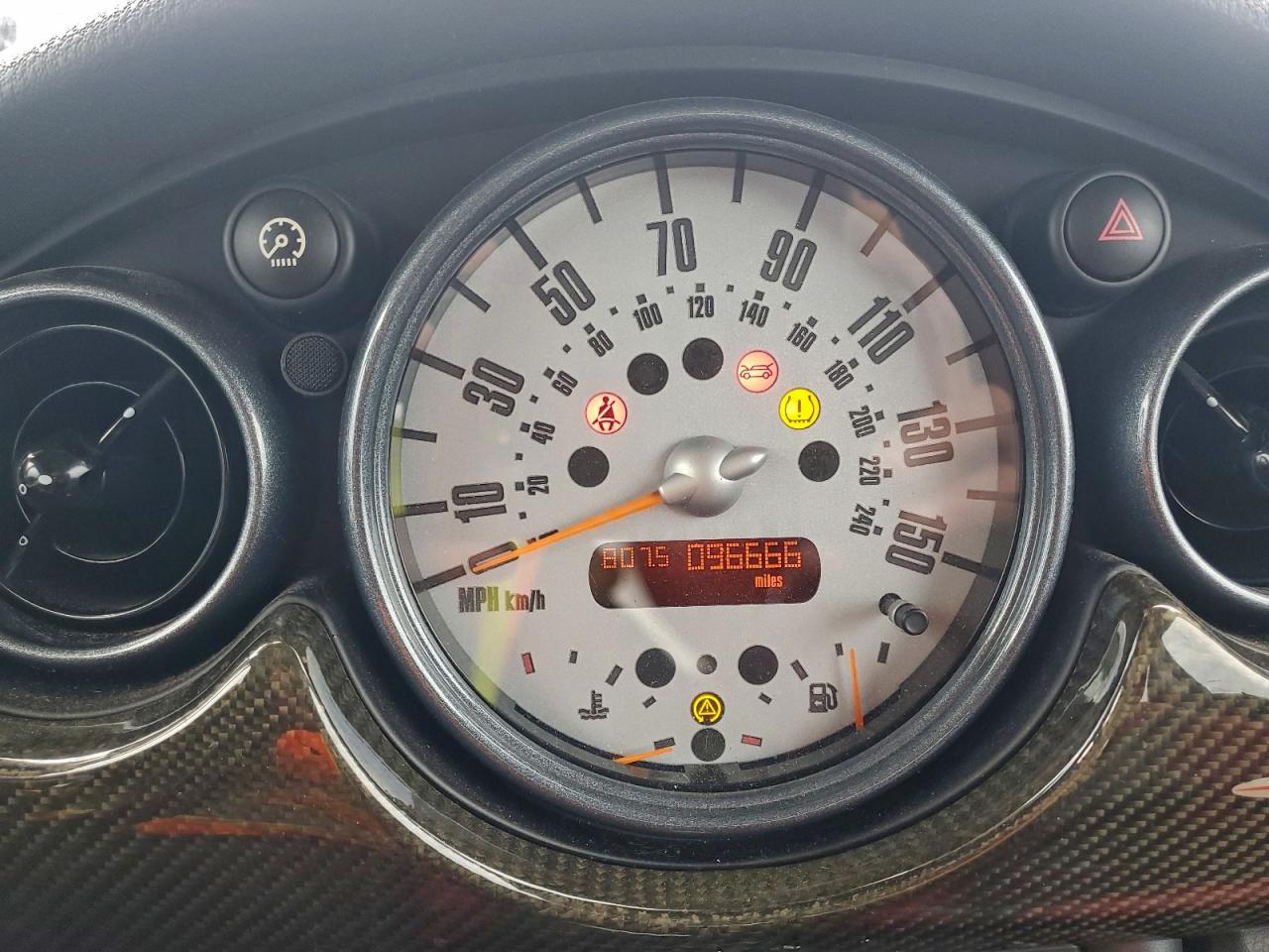 2004 MINI COOPER S photo 9