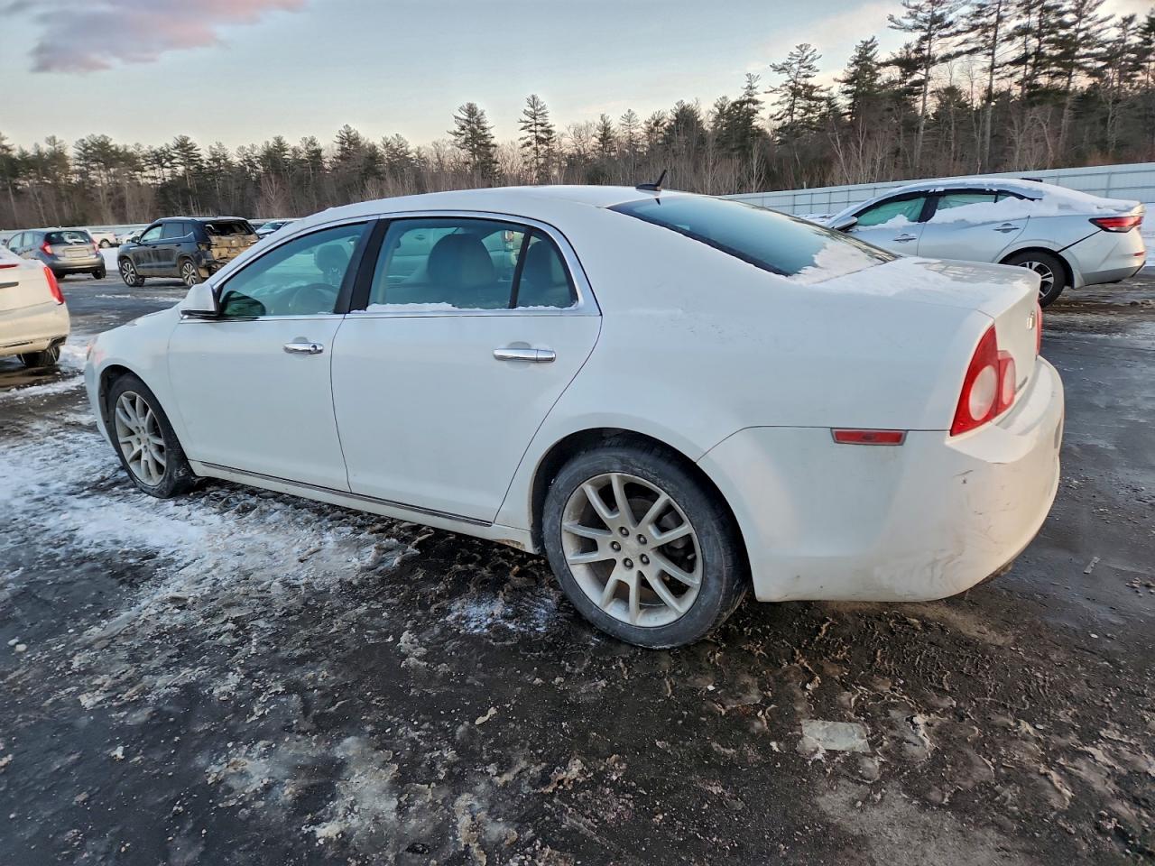 2011 CHEVROLET MALIBU LTZ photo 2