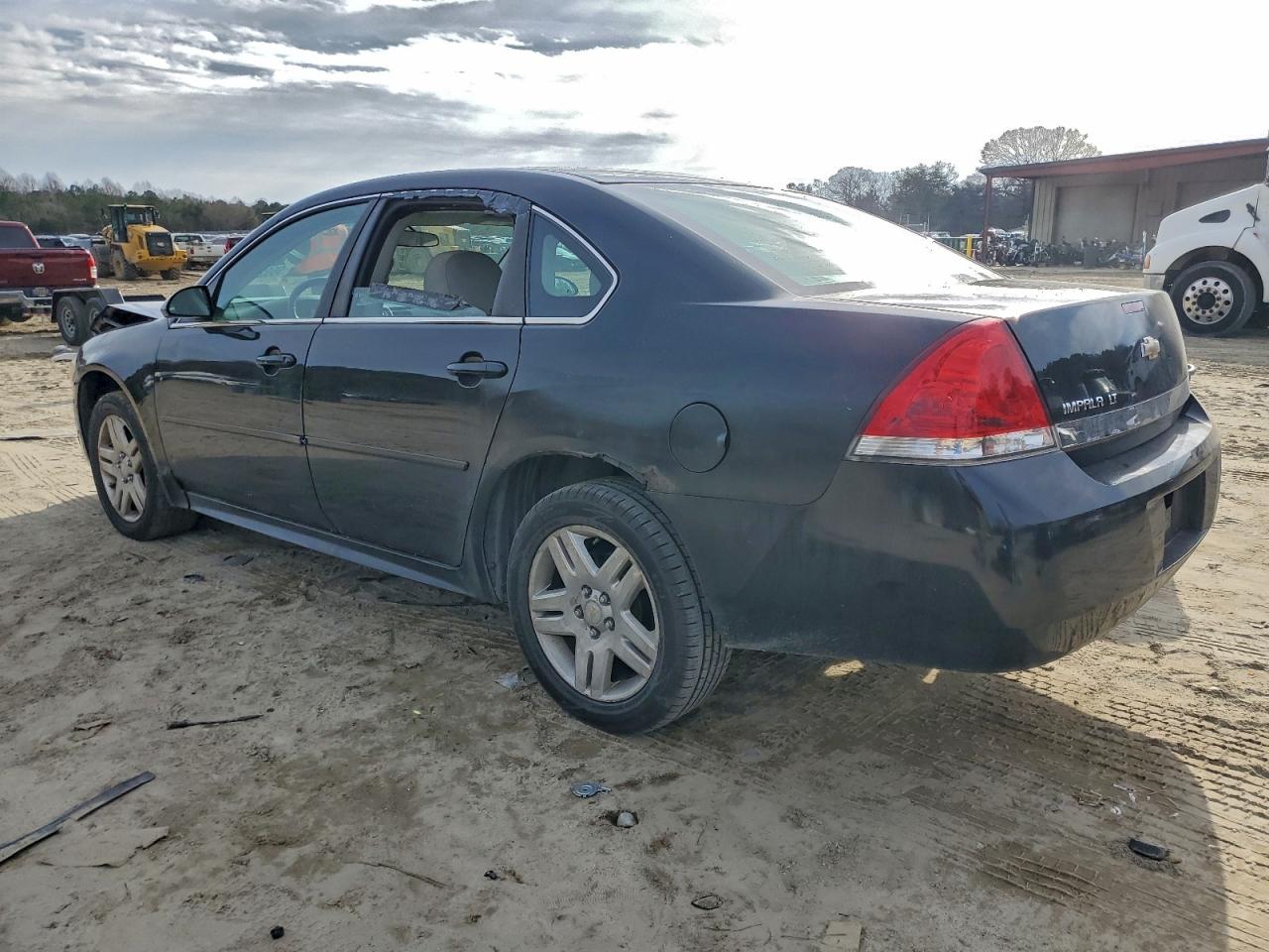 2010 CHEVROLET IMPALA LT photo 2