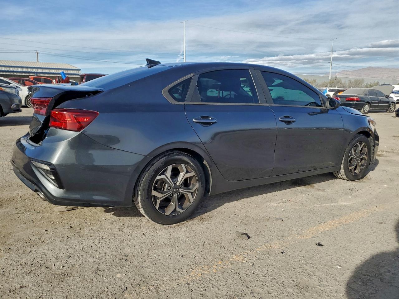 2019 KIA FORTE FE photo 3