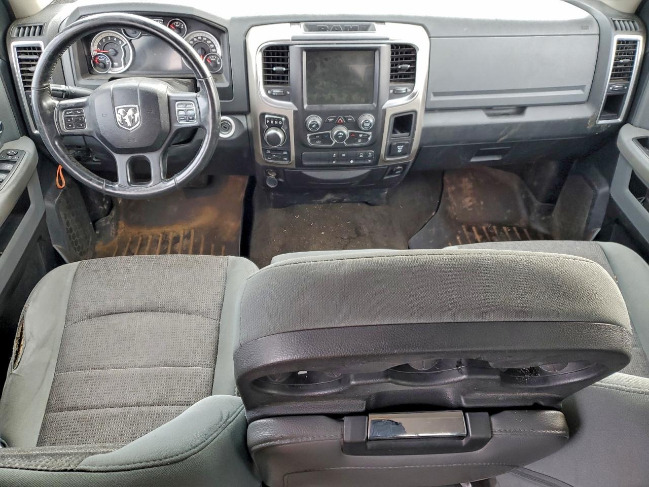 2015 RAM 1500 SLT photo 15