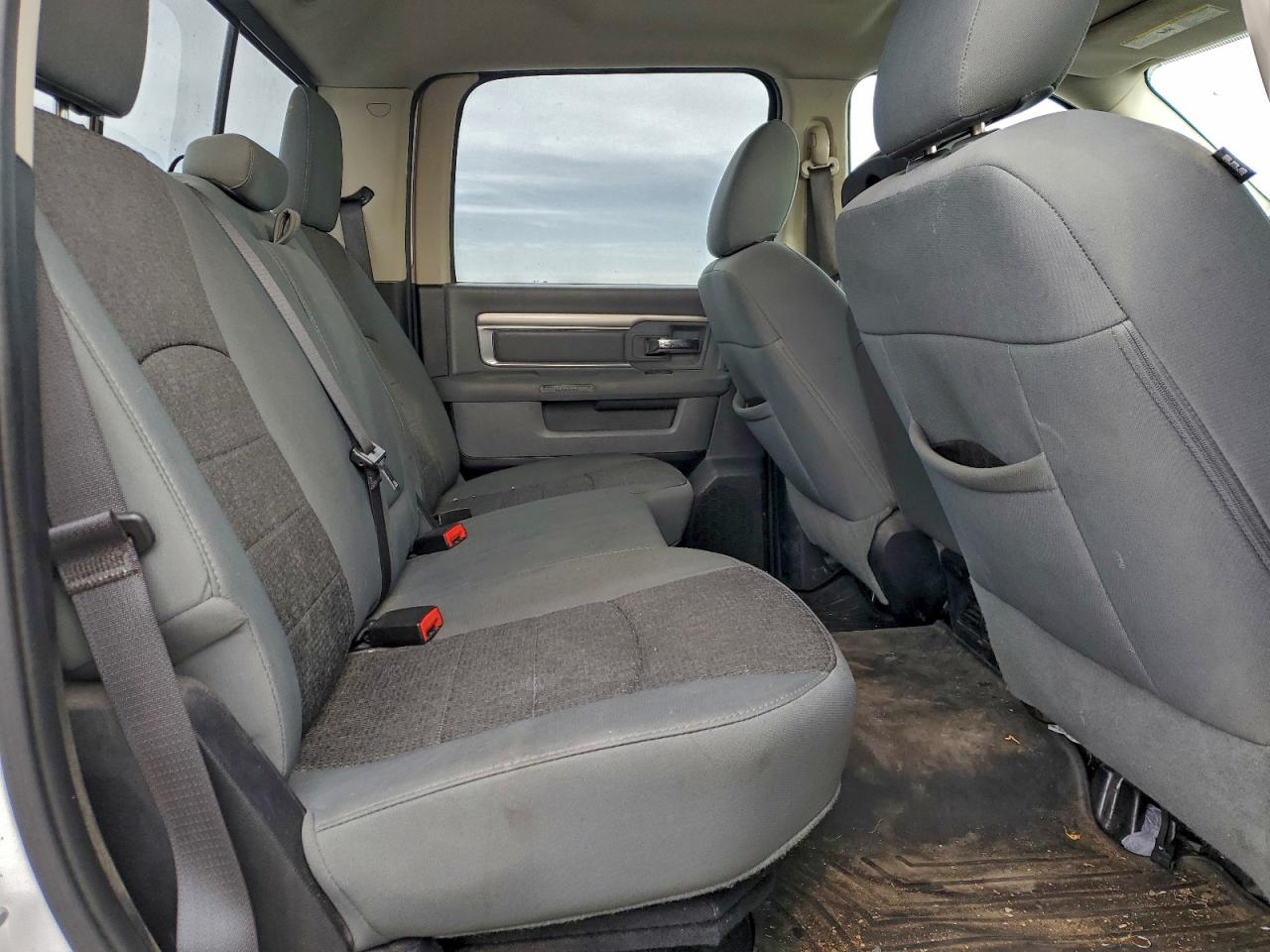 2015 RAM 1500 SLT photo 19
