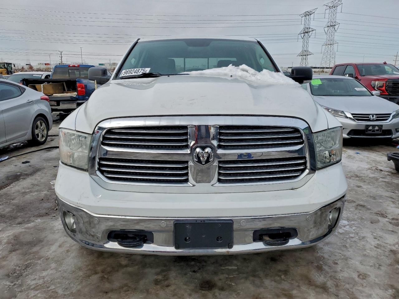 2015 RAM 1500 SLT photo 9
