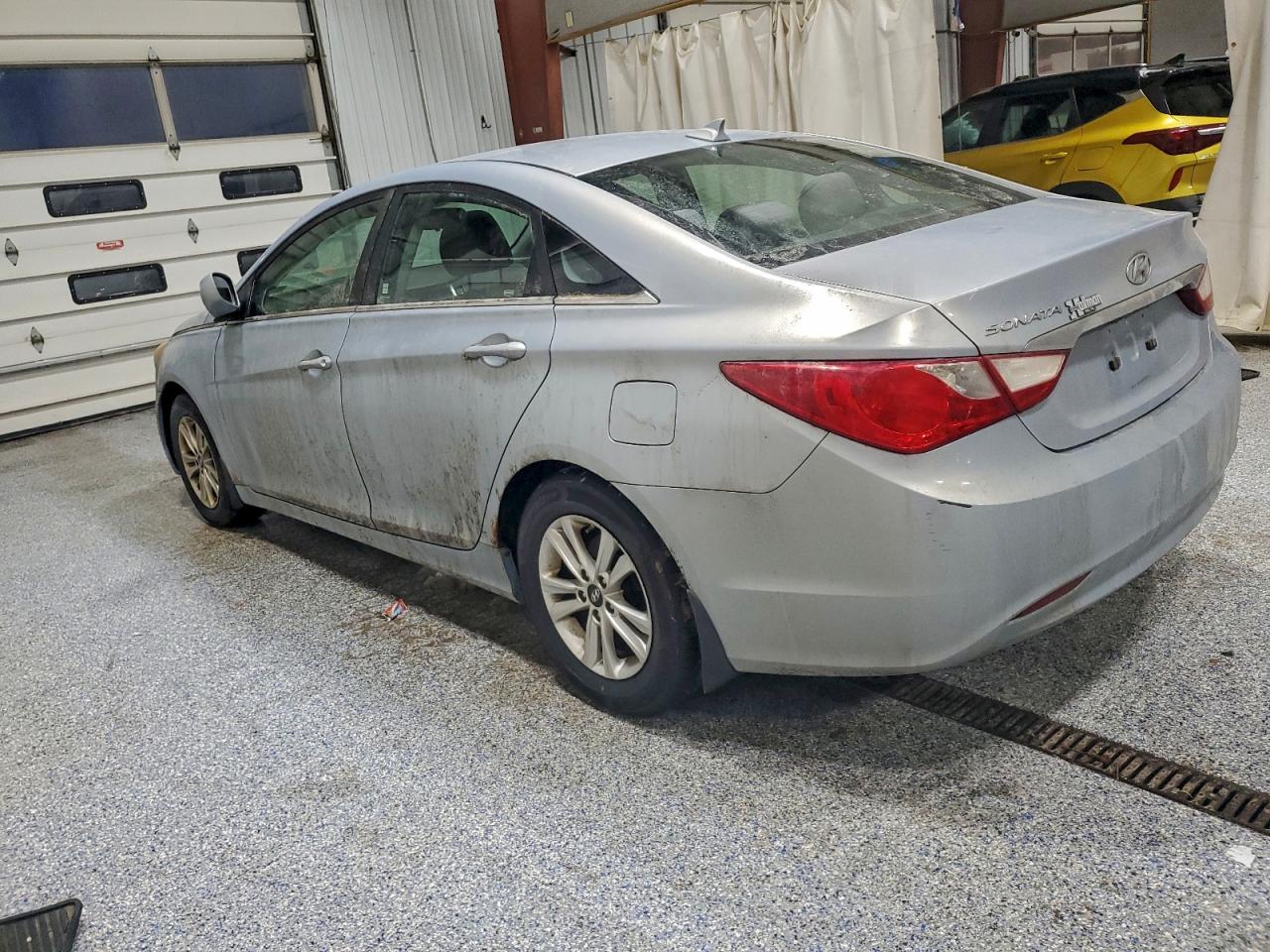 2012 HYUNDAI SONATA GLS photo 2