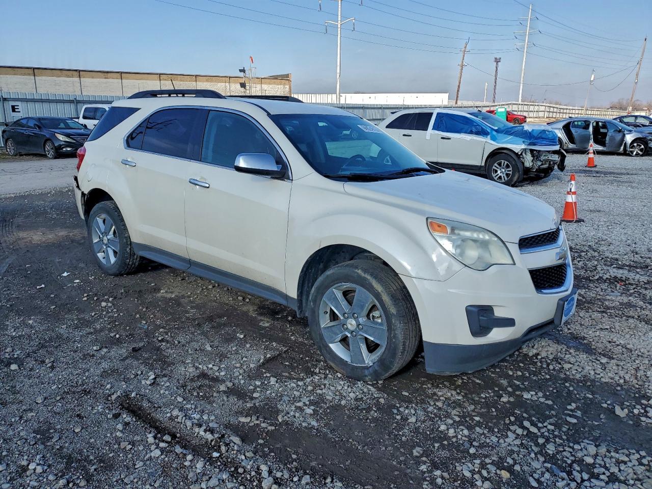 2013 CHEVROLET EQUINOX LT photo 4