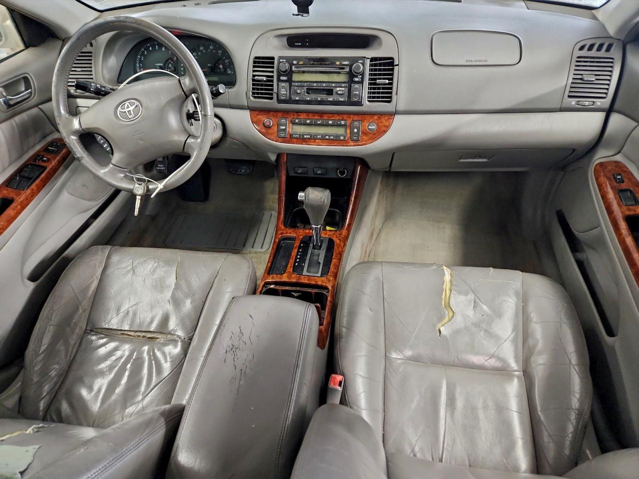 2003 TOYOTA CAMRY LE photo 8