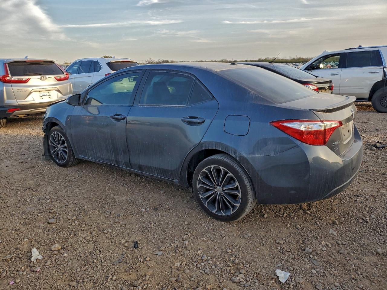 2016 TOYOTA COROLLA L photo 2