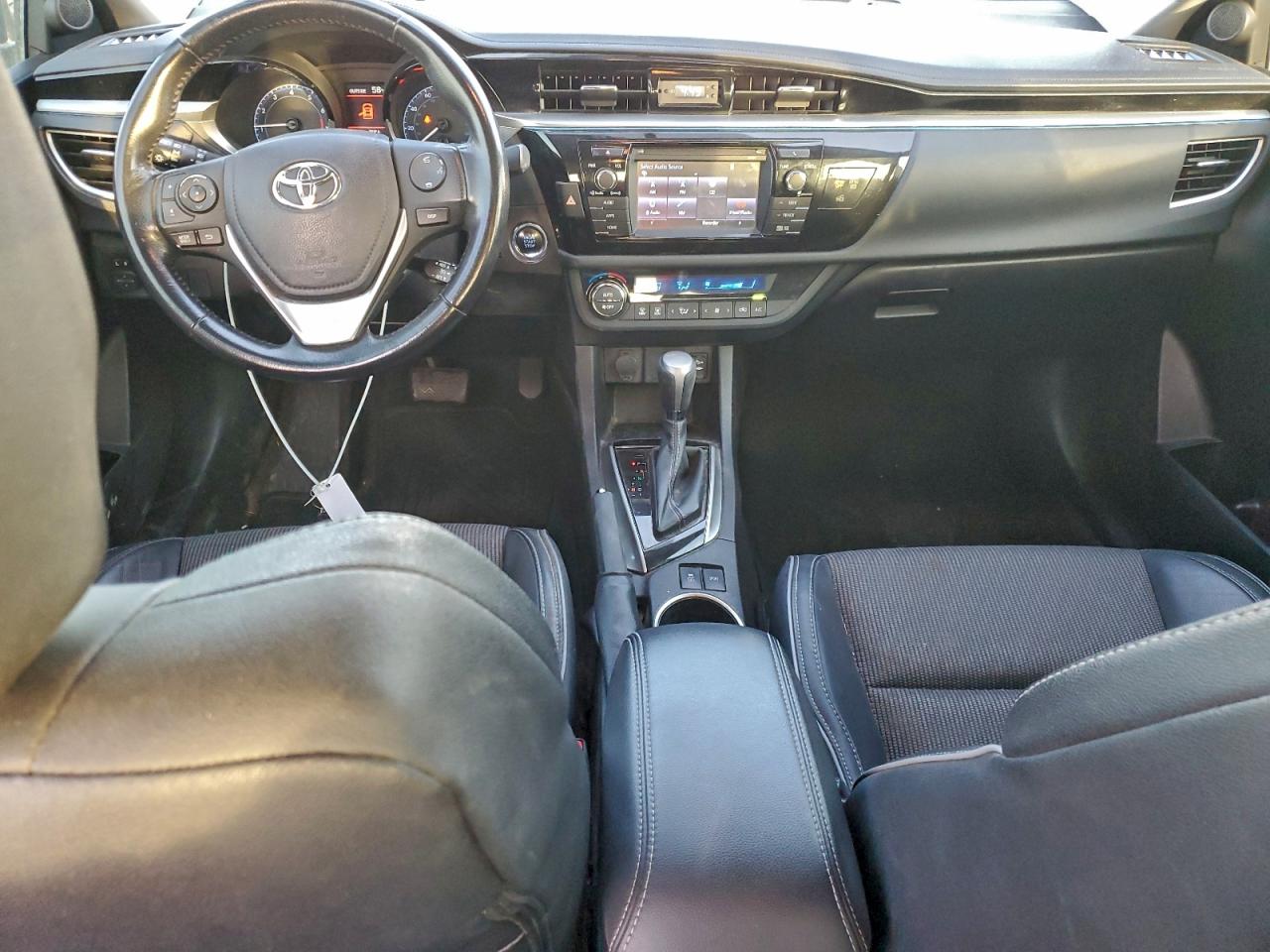 2016 TOYOTA COROLLA L photo 8