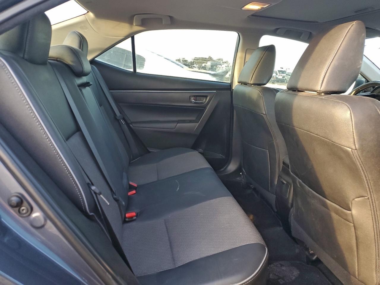2016 TOYOTA COROLLA L photo 10