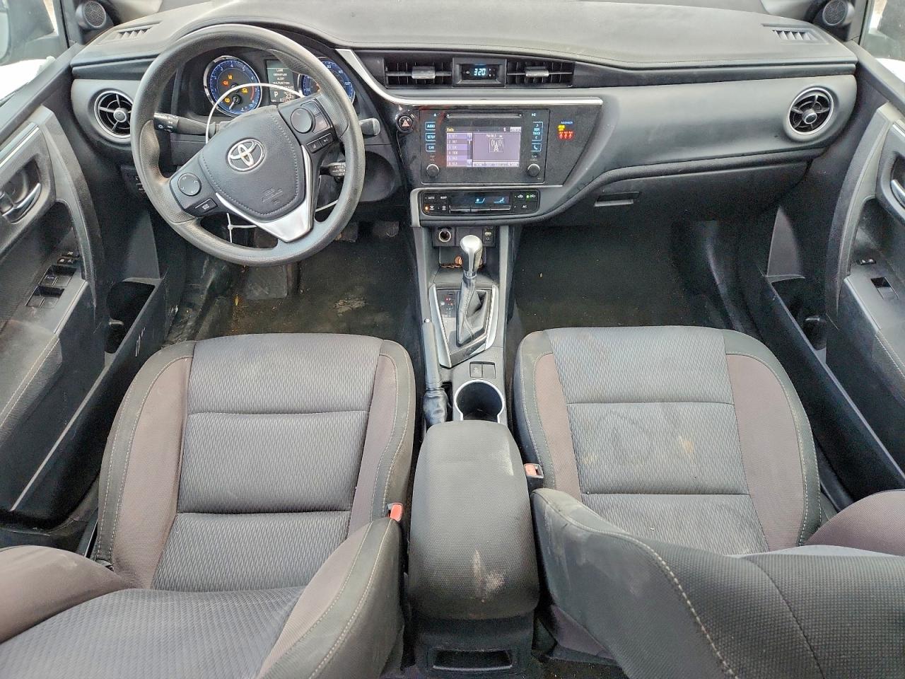 2018 TOYOTA COROLLA L photo 8