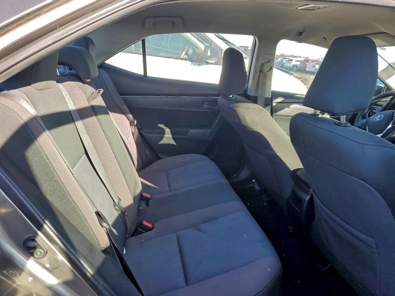 2018 TOYOTA COROLLA L photo 10