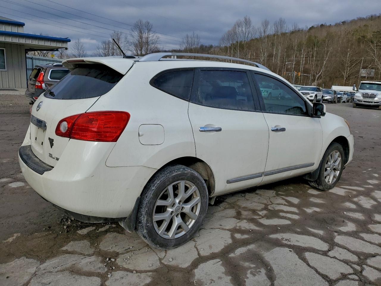 2013 NISSAN ROGUE S photo 3