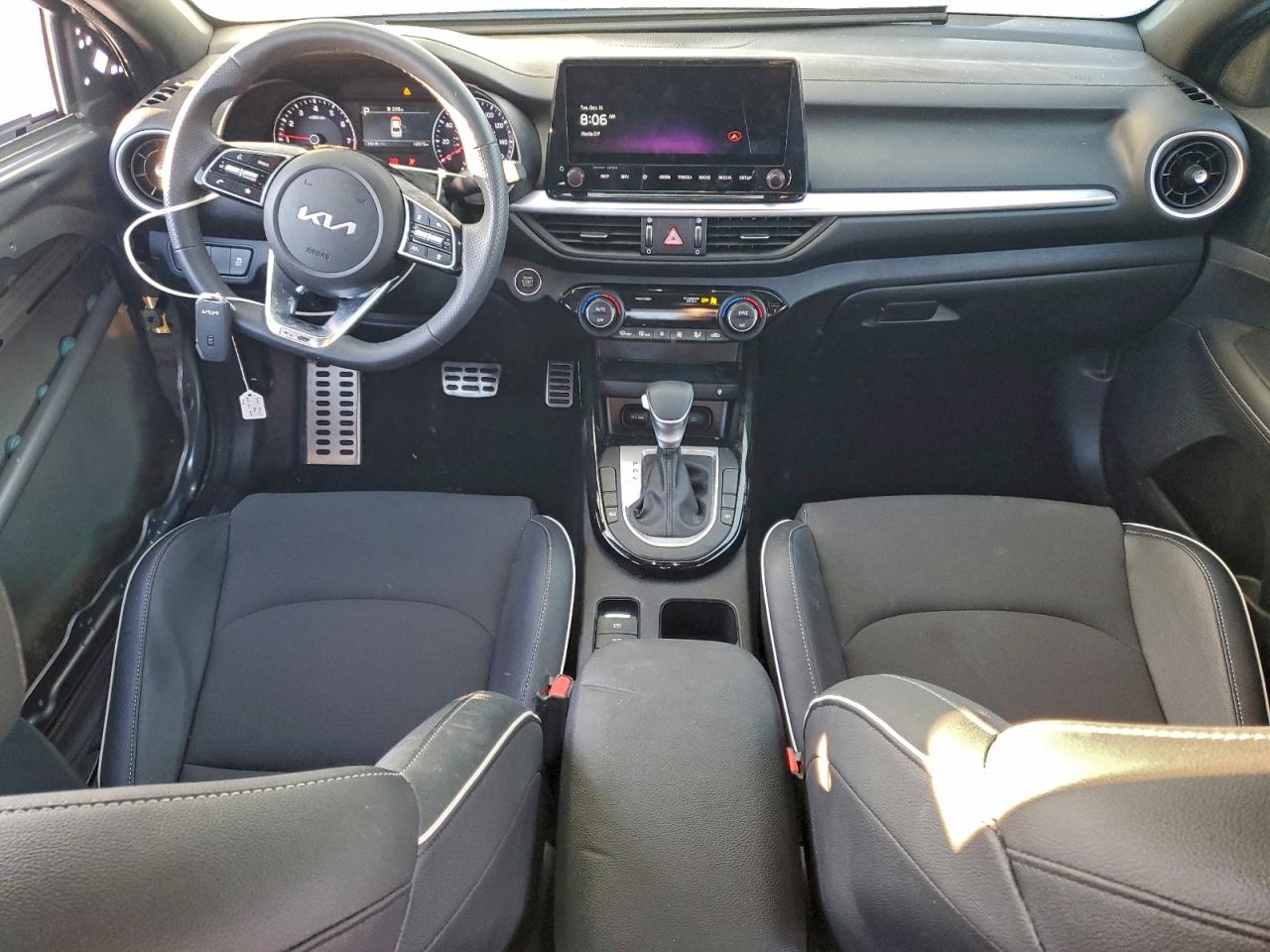 2024 KIA FORTE GT LINE photo 8
