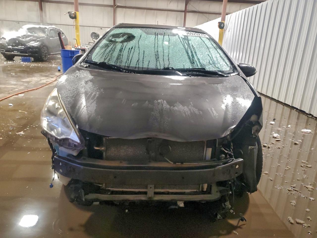 2013 TOYOTA PRIUS C photo 5