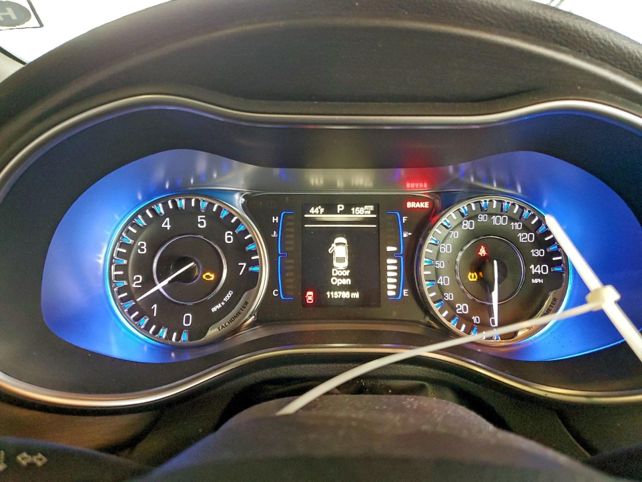2016 CHRYSLER 200 LIMITED photo 9