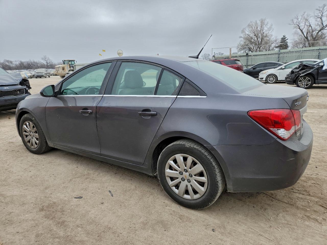 2011 CHEVROLET CRUZE LT photo 2