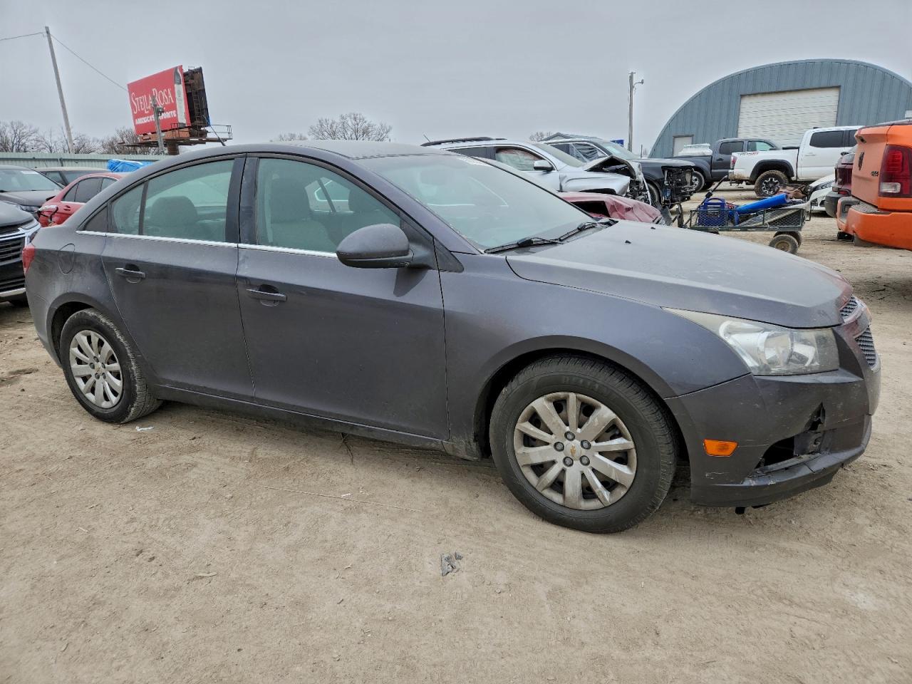 2011 CHEVROLET CRUZE LT photo 4