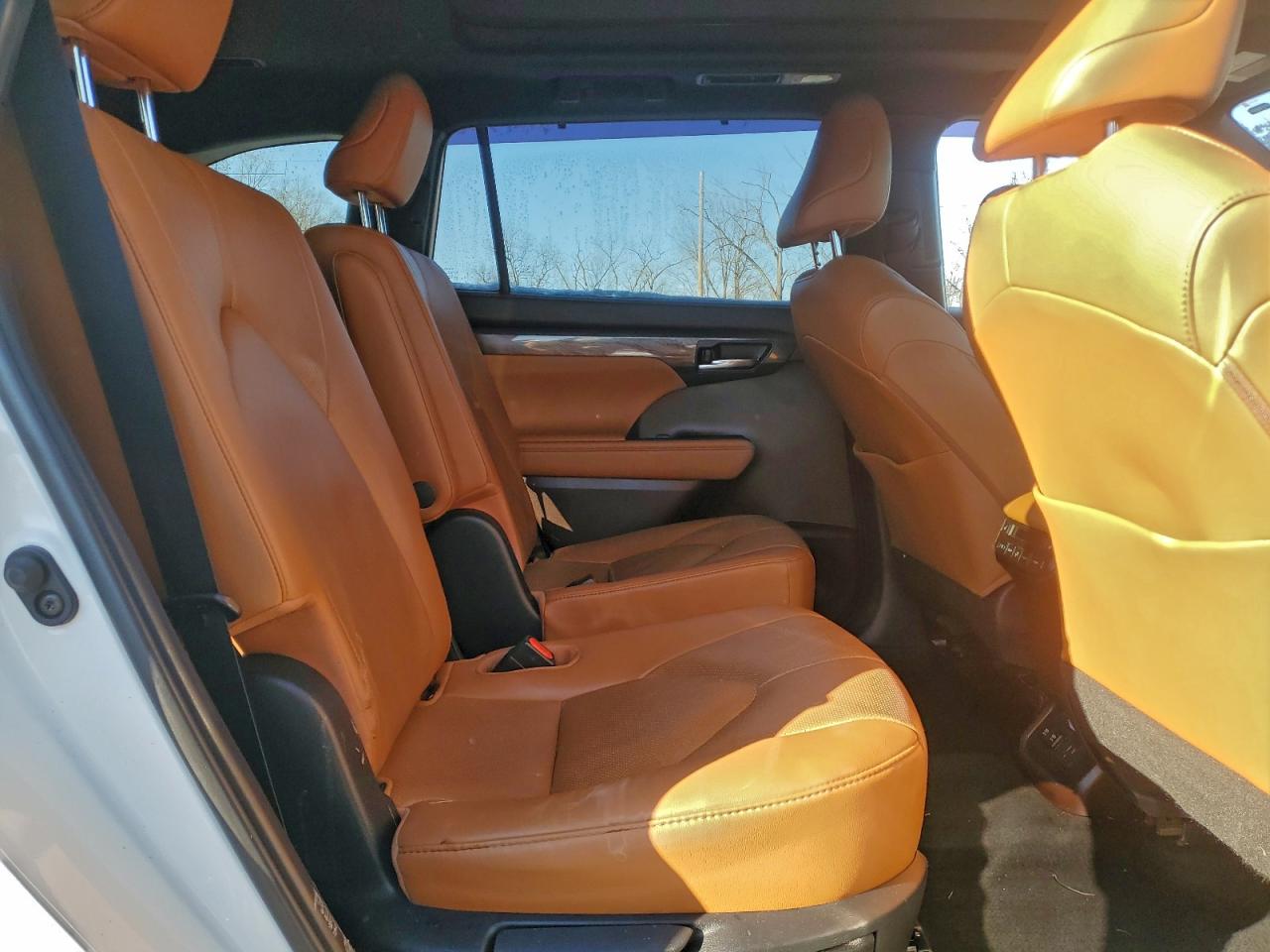 2020 TOYOTA HIGHLANDER PLATINUM photo 11