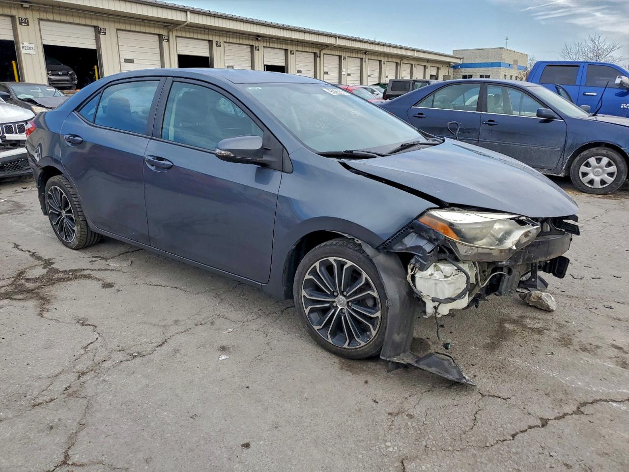 2014 TOYOTA COROLLA L photo 4