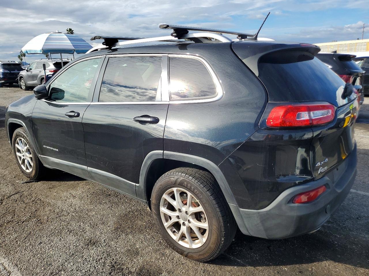 2015 JEEP CHEROKEE LATITUDE photo 2
