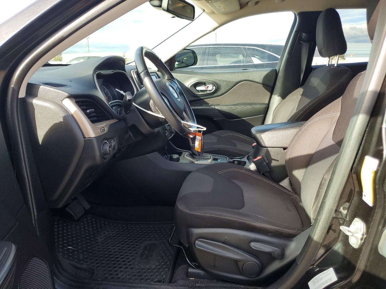 2015 JEEP CHEROKEE LATITUDE photo 7