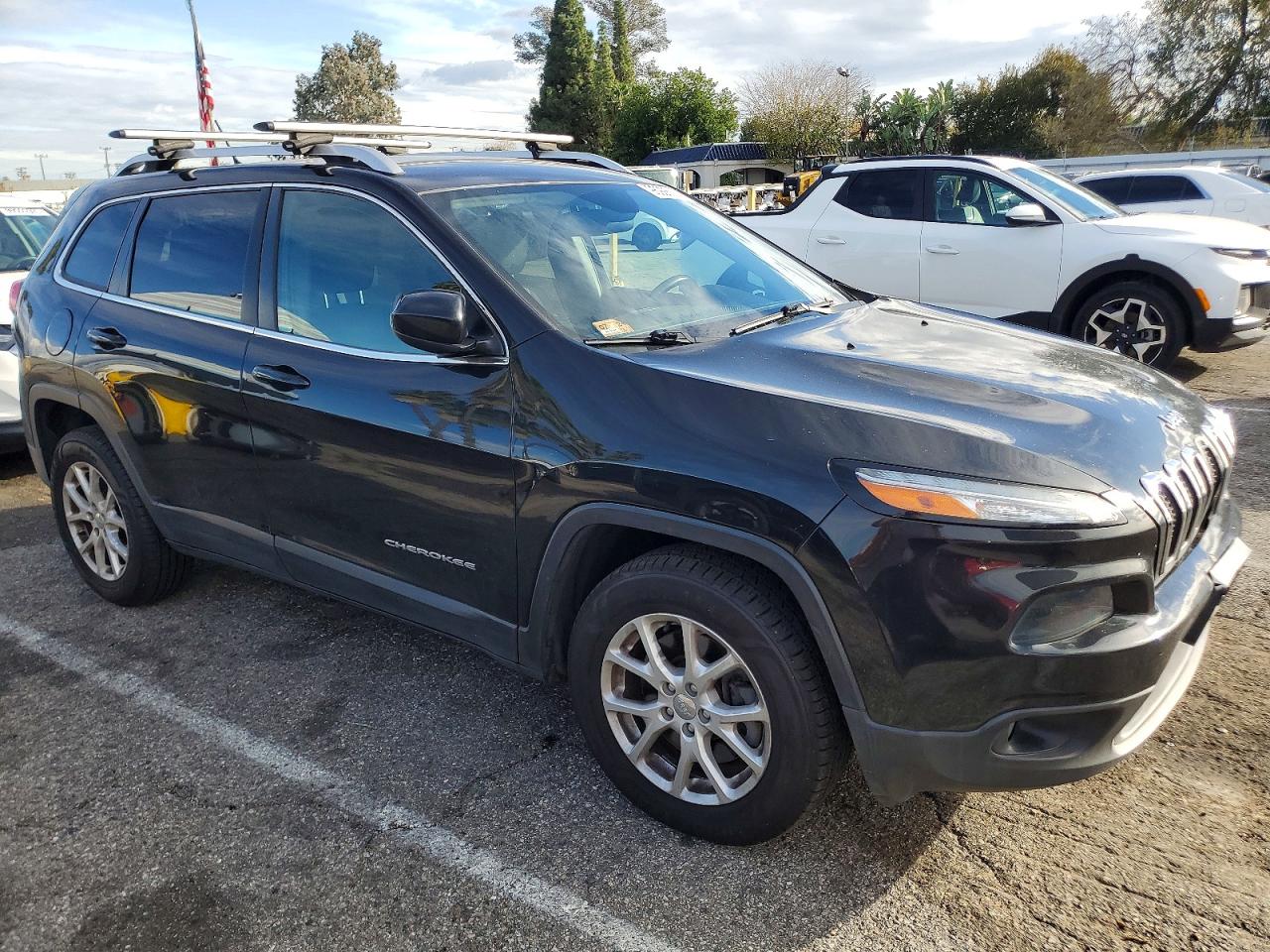 2015 JEEP CHEROKEE LATITUDE photo 4