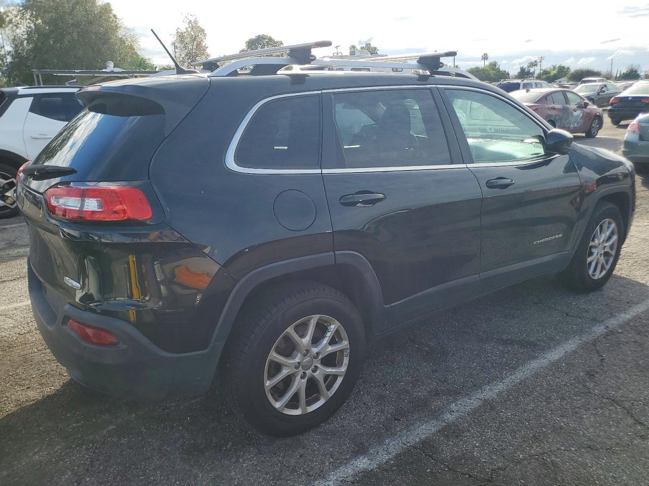 2015 JEEP CHEROKEE LATITUDE photo 3