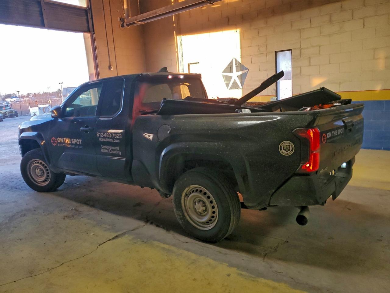2024 TOYOTA TACOMA XTRACAB photo 2