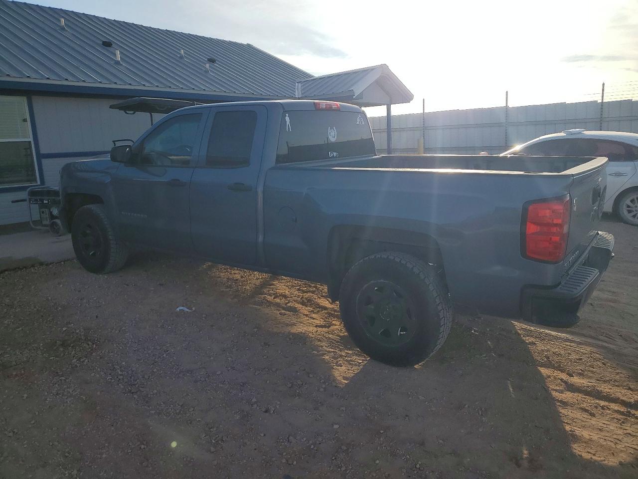 2016 CHEVROLET SILVERADO C1500 photo 2