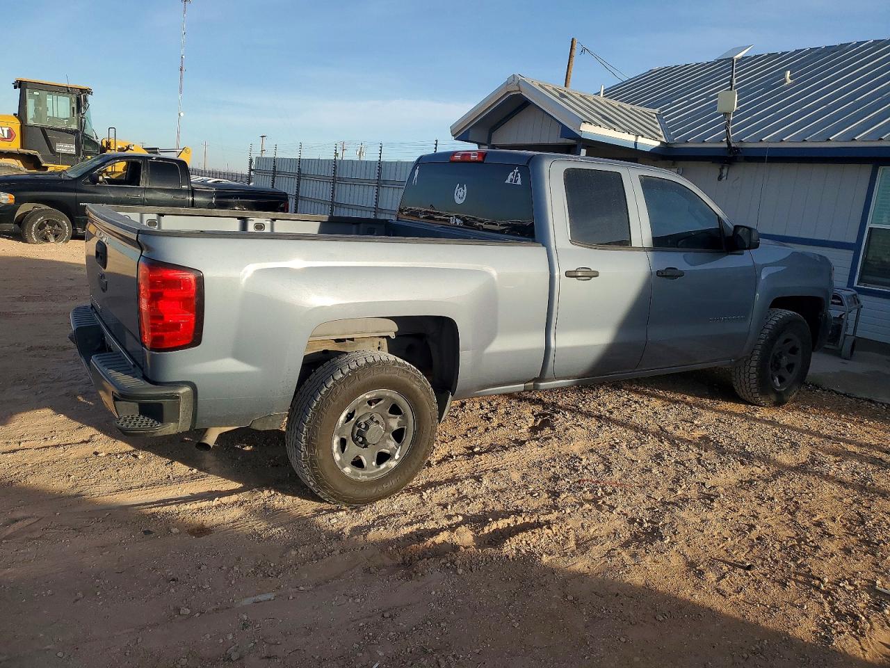 2016 CHEVROLET SILVERADO C1500 photo 3