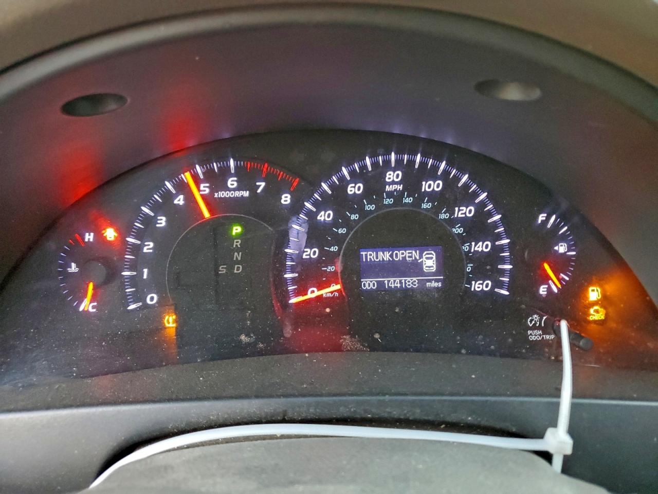 2010 TOYOTA CAMRY SE photo 9