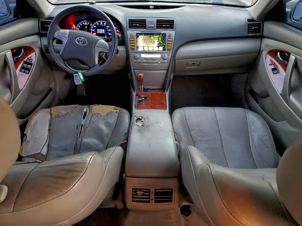 2010 TOYOTA CAMRY SE photo 8