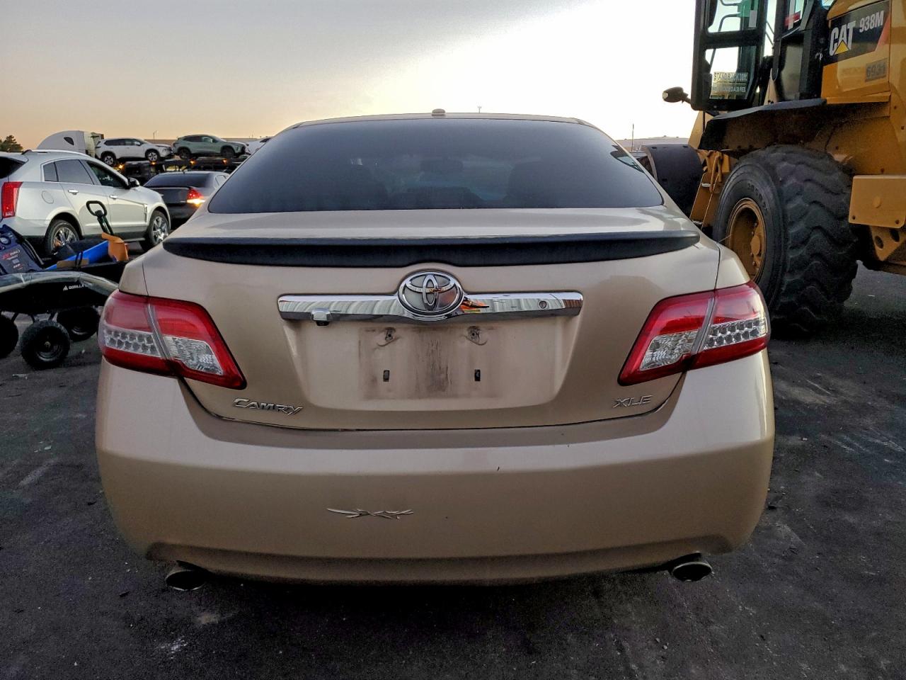 2010 TOYOTA CAMRY SE photo 6