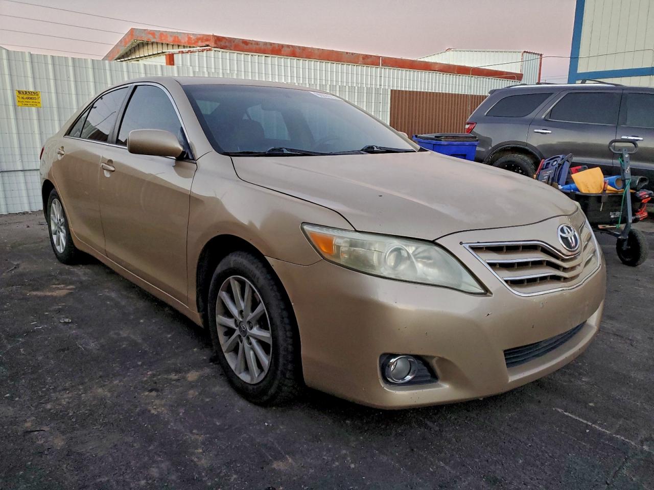 2010 TOYOTA CAMRY SE photo 4