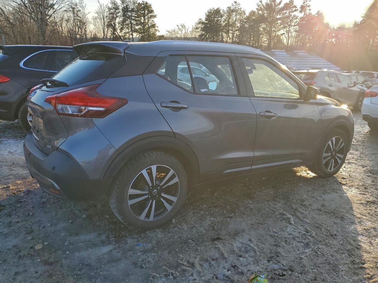 2020 NISSAN KICKS SR photo 3