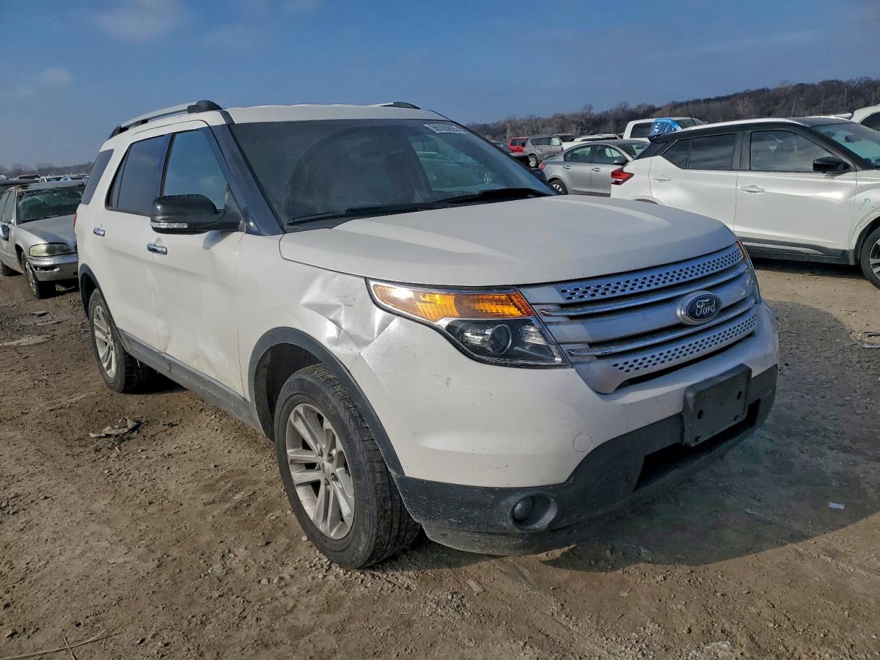 2014 FORD EXPLORER XLT photo 4