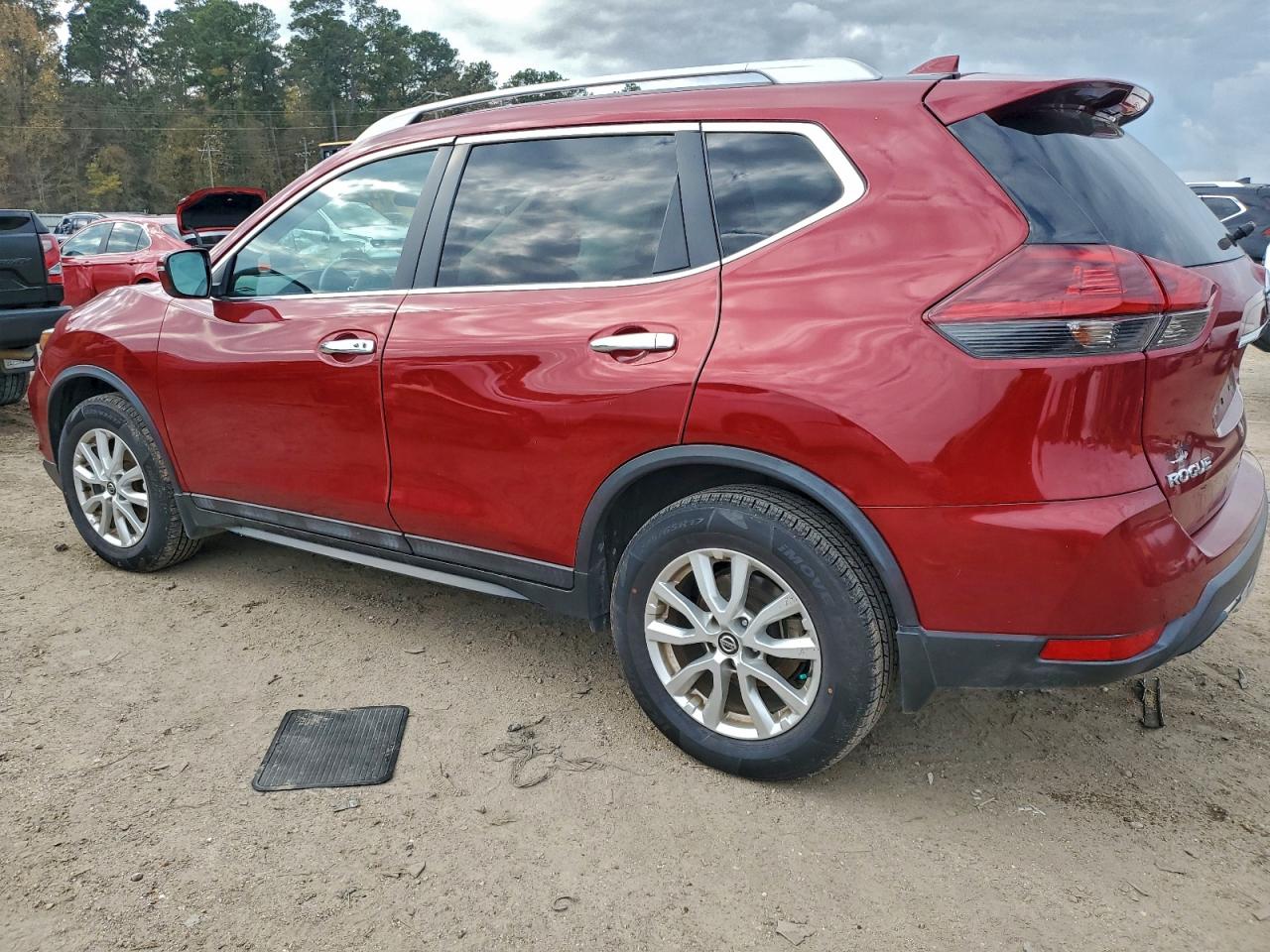 2018 NISSAN ROGUE S photo 2