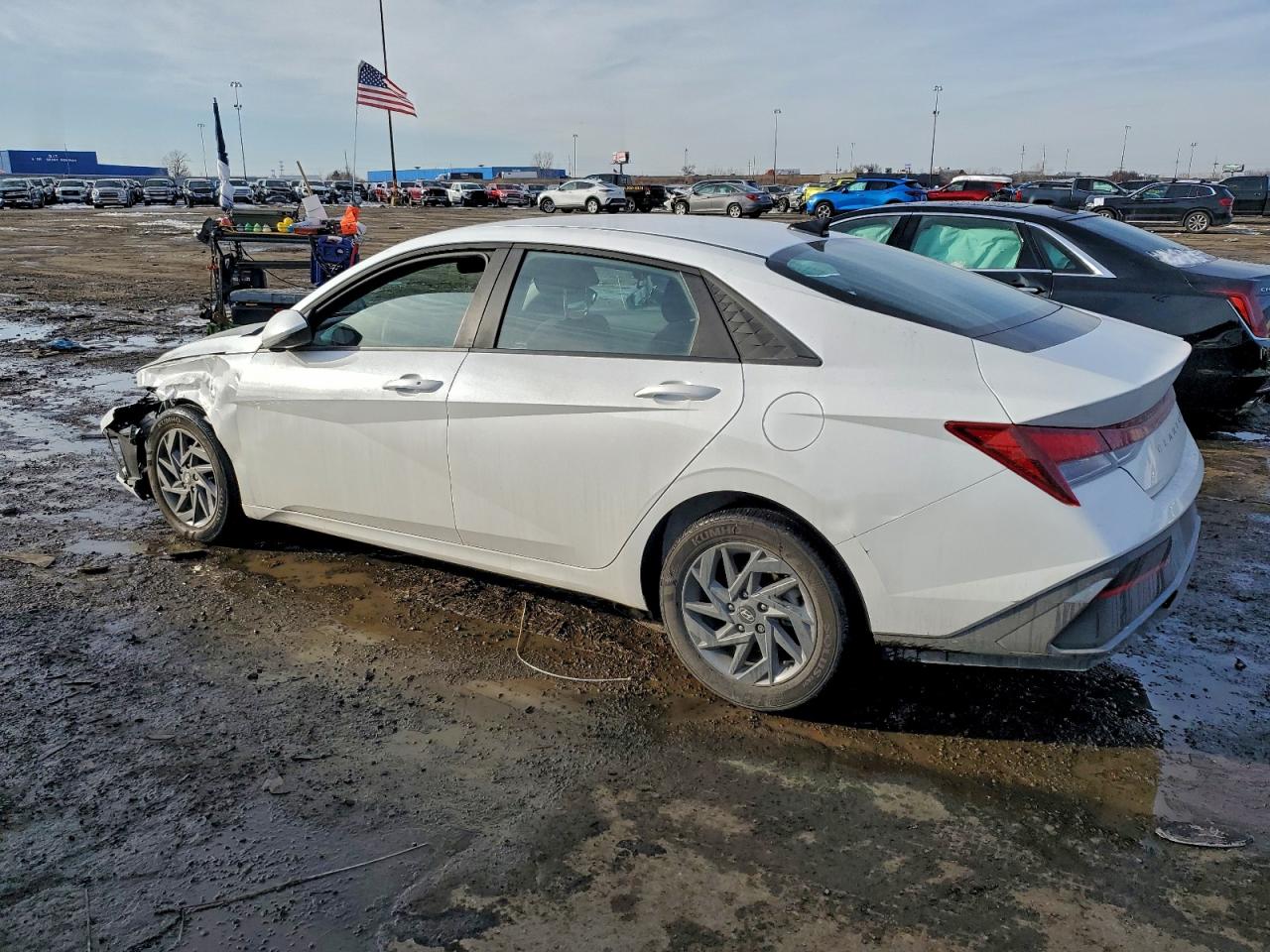 2024 HYUNDAI ELANTRA SEL photo 2