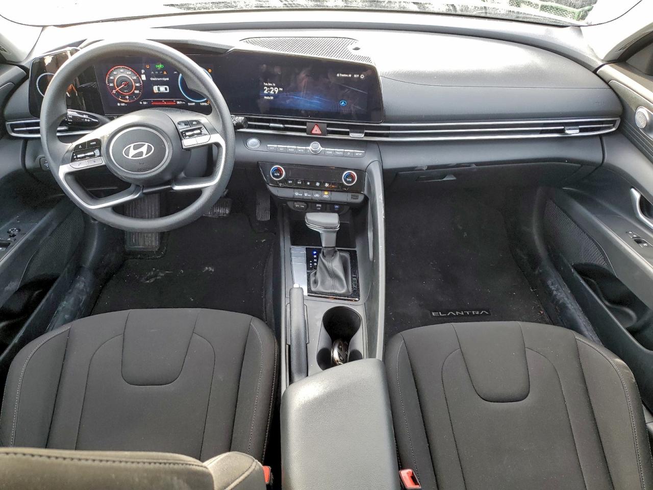 2024 HYUNDAI ELANTRA SEL photo 8