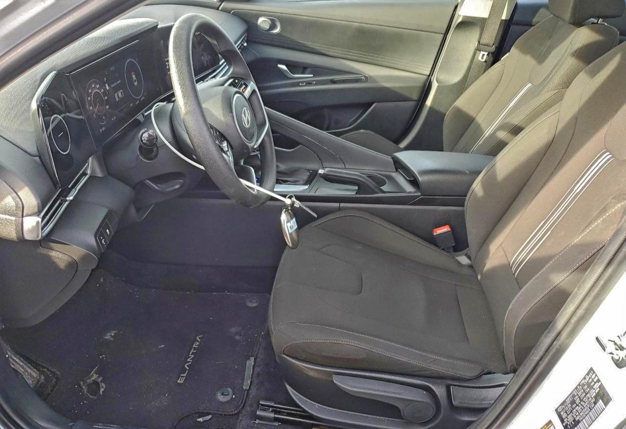 2024 HYUNDAI ELANTRA SEL photo 7