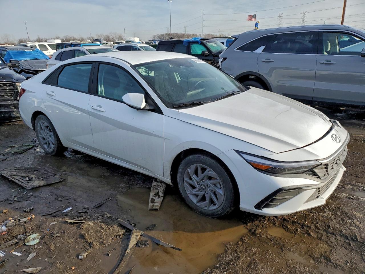2024 HYUNDAI ELANTRA SEL photo 4