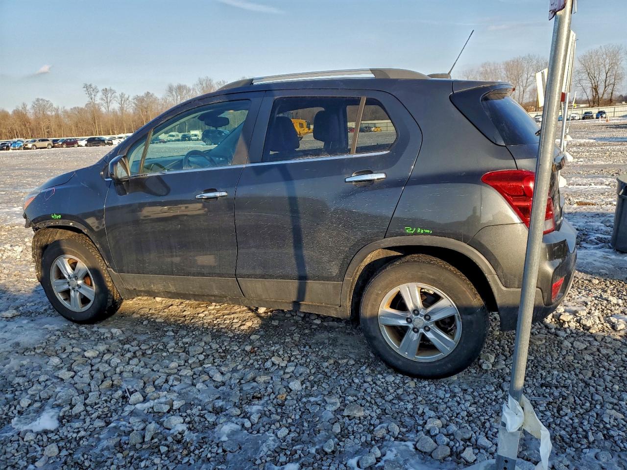 2017 CHEVROLET TRAX 1LT photo 2