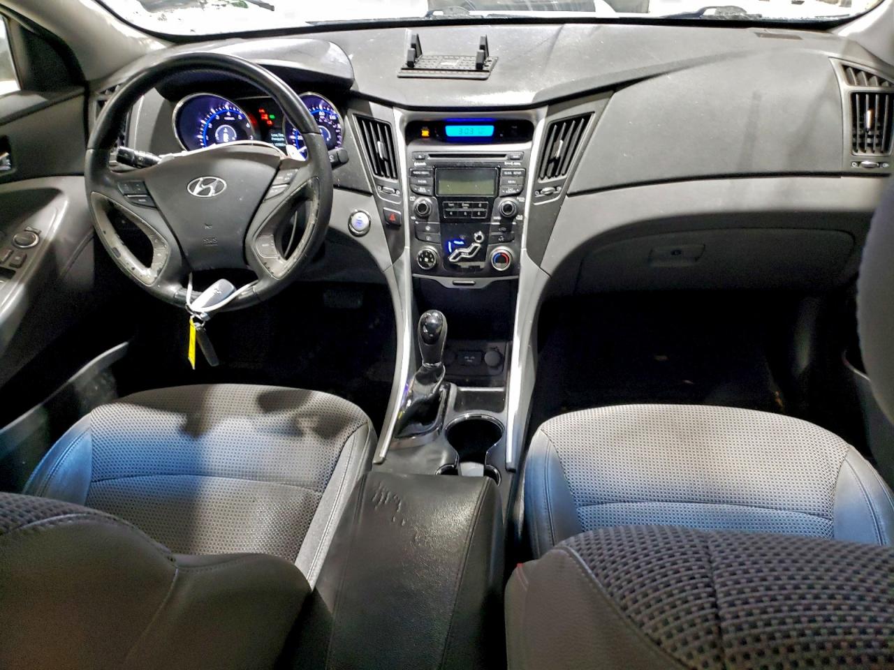 2012 HYUNDAI SONATA SE photo 8
