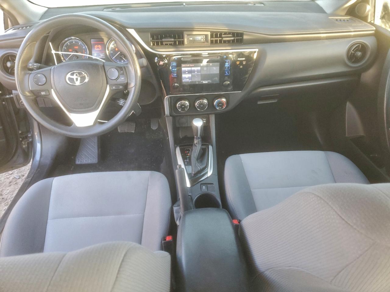 2017 TOYOTA COROLLA L photo 29