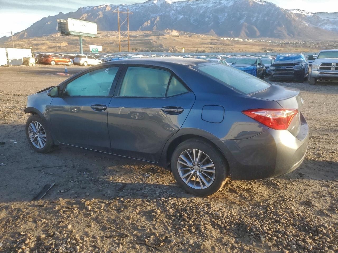 2017 TOYOTA COROLLA L photo 5